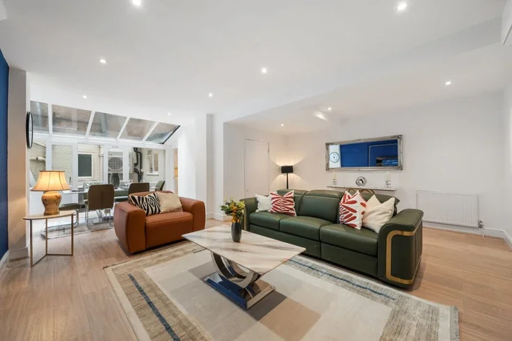 House Hertford Street in City of Westminster