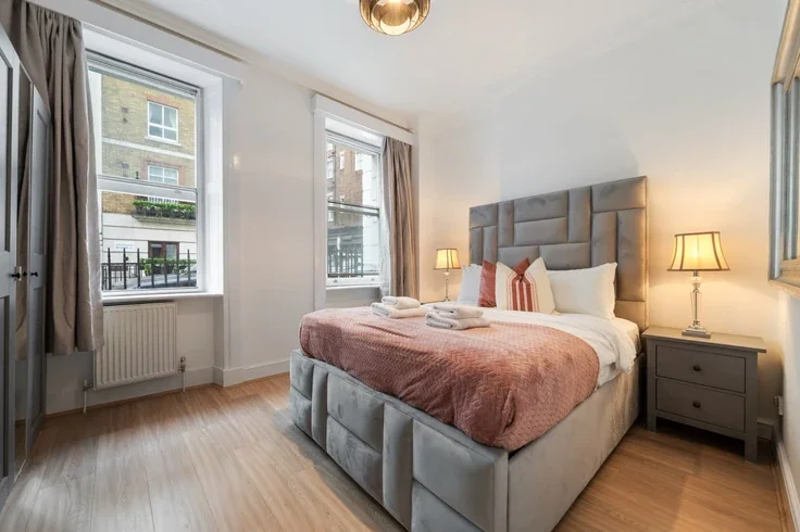 House Hertford Street in City of Westminster