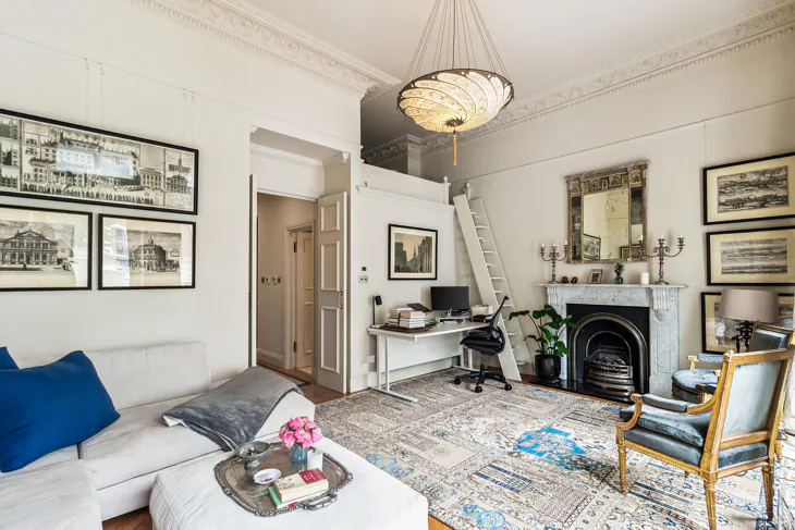 Flat Ladbroke Gardens in Greater London