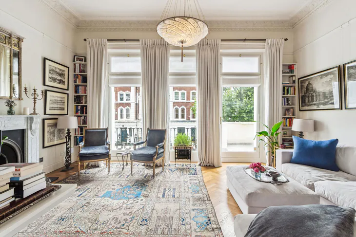 Flat Ladbroke Gardens in Greater London