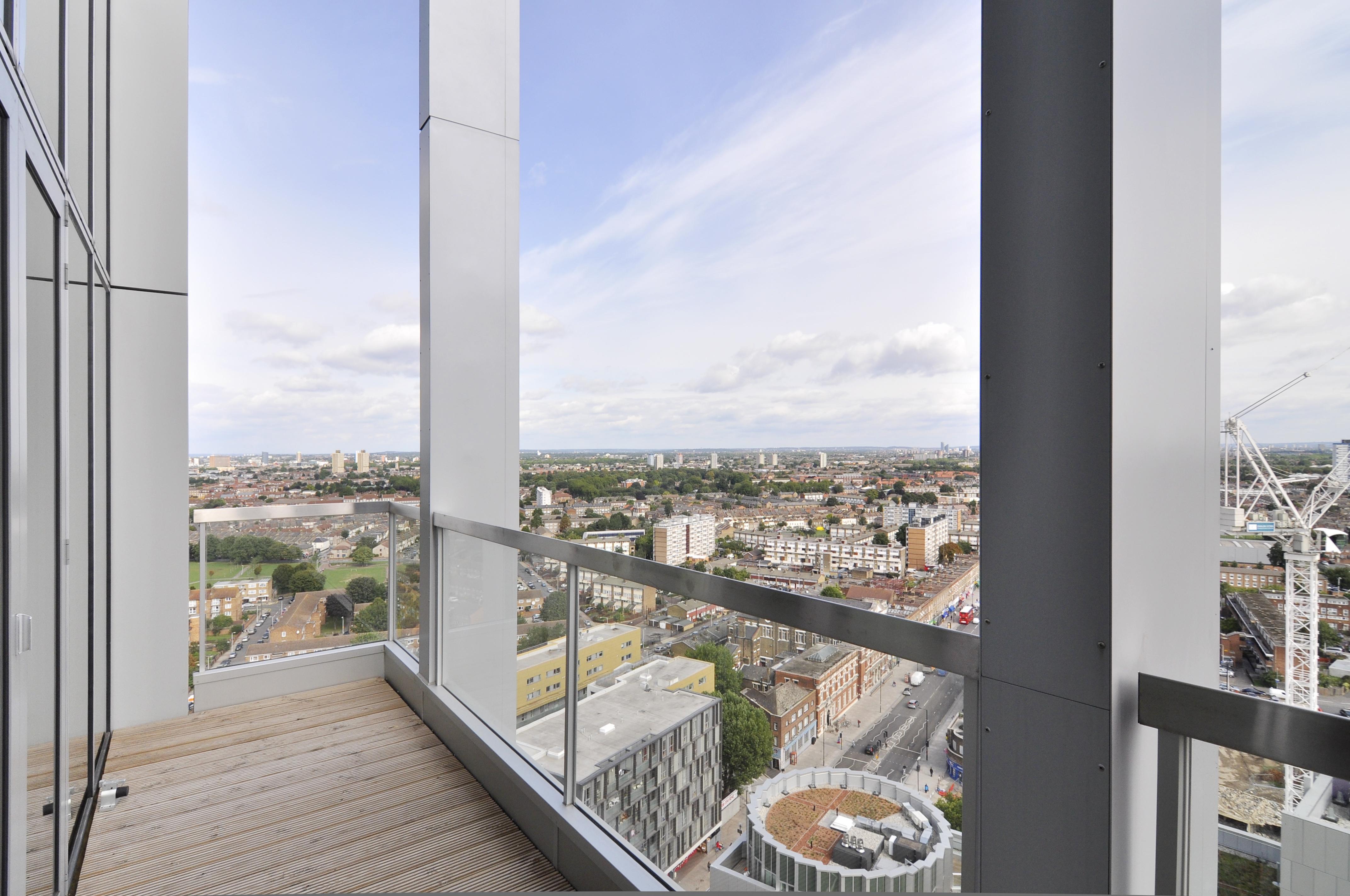 Flat Barking Road in Greater London