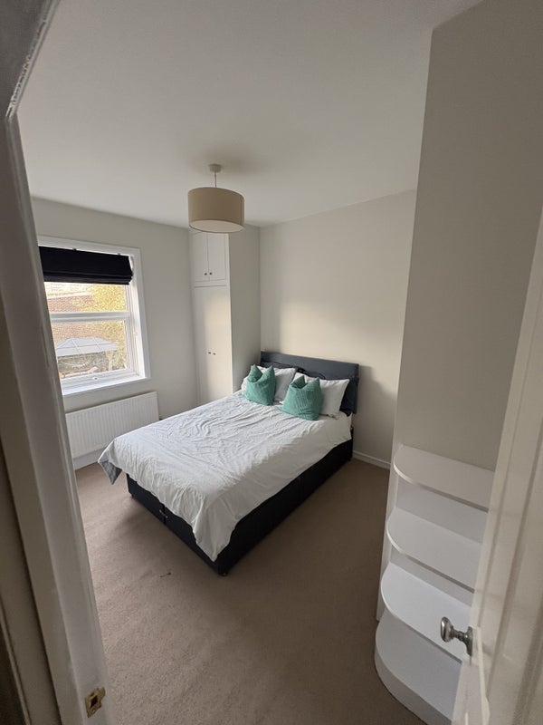 House Lydden Grove in Greater London