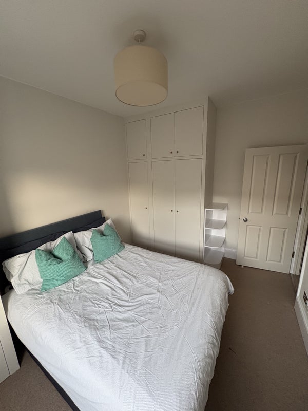 House Lydden Grove in Greater London