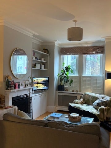 House Lydden Grove in Greater London