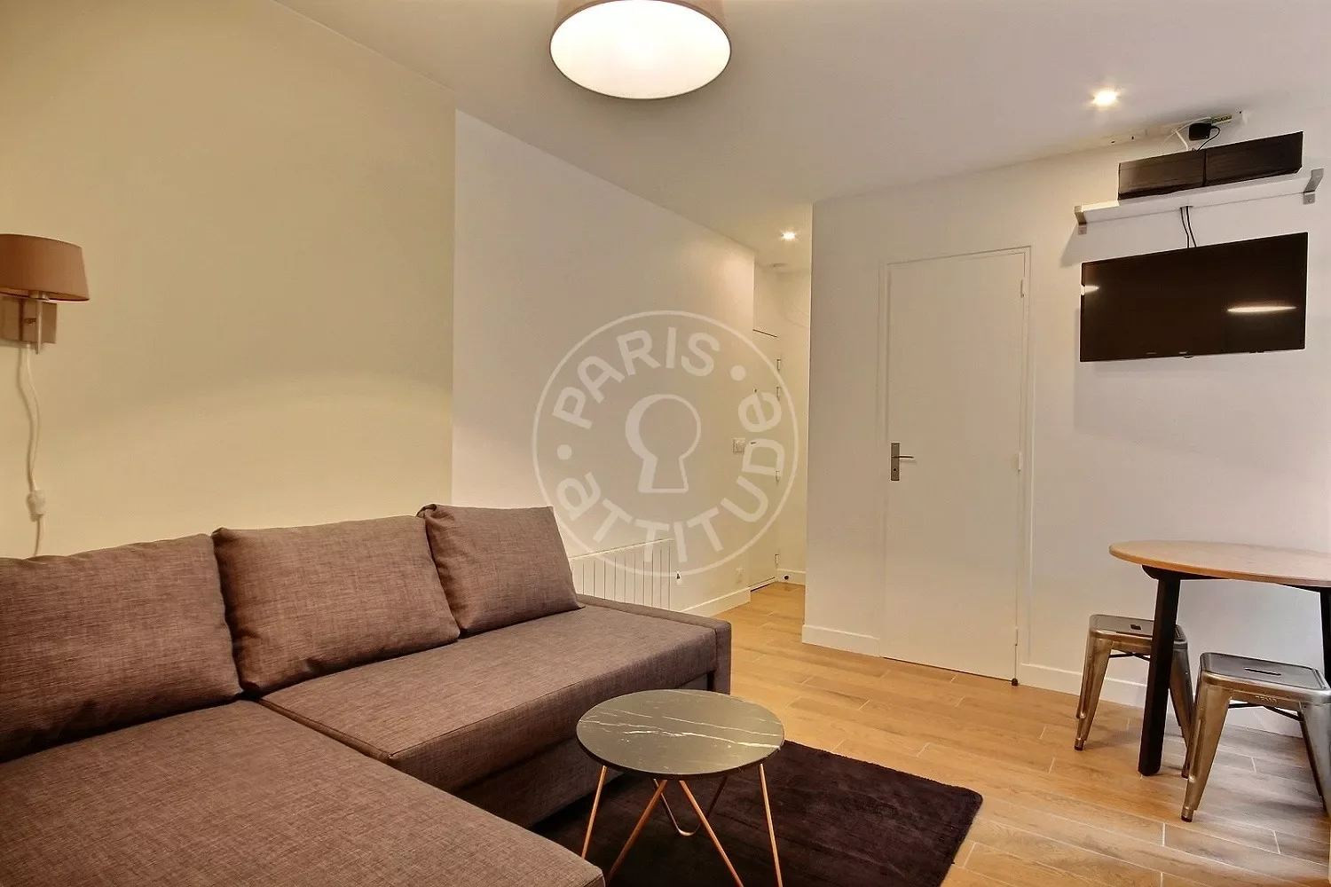 Flat Rue des Bergers in Paris