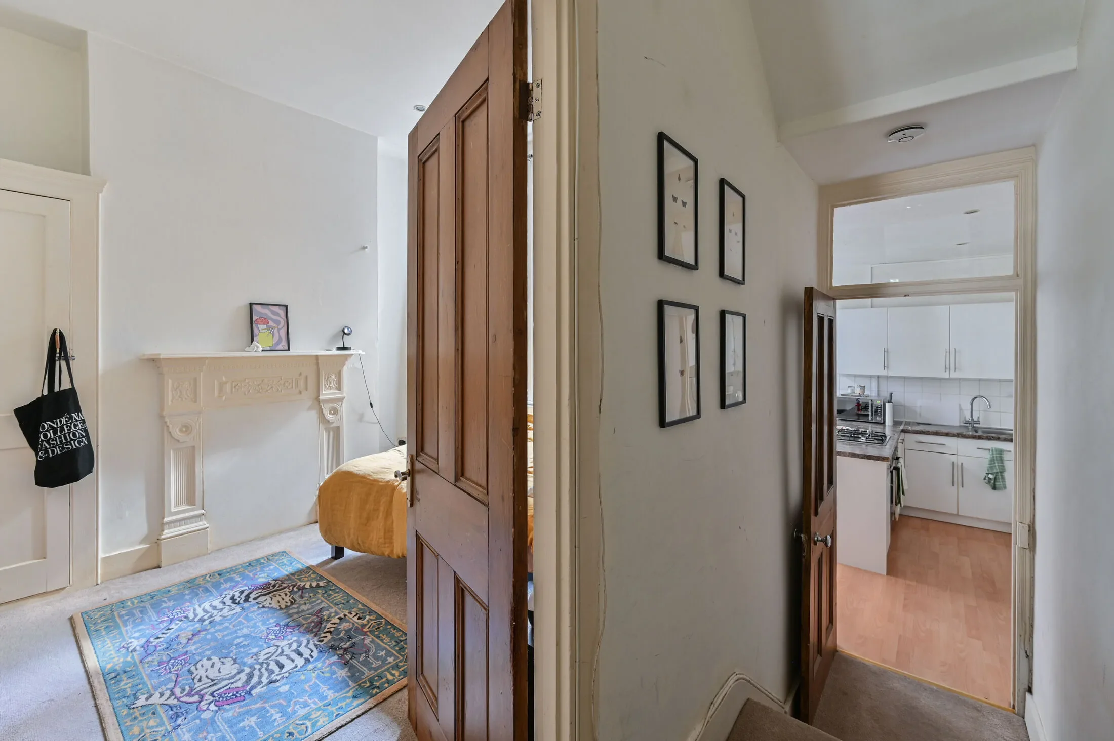 Flat Dinsmore Road in Greater London