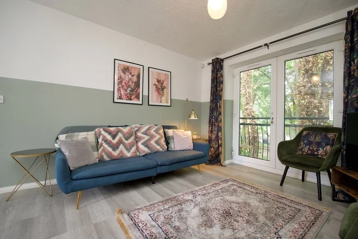 Flat Quarryfield Lane in Coventry