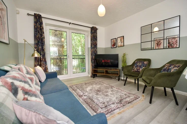 Flat Quarryfield Lane in Coventry