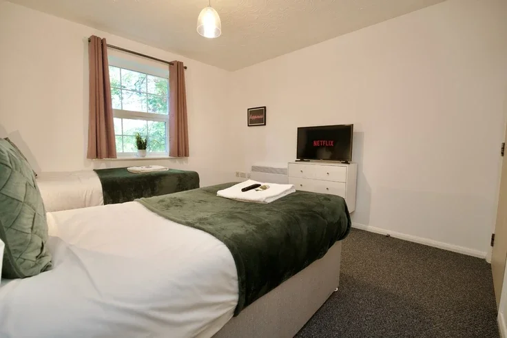 Flat Quarryfield Lane in Coventry