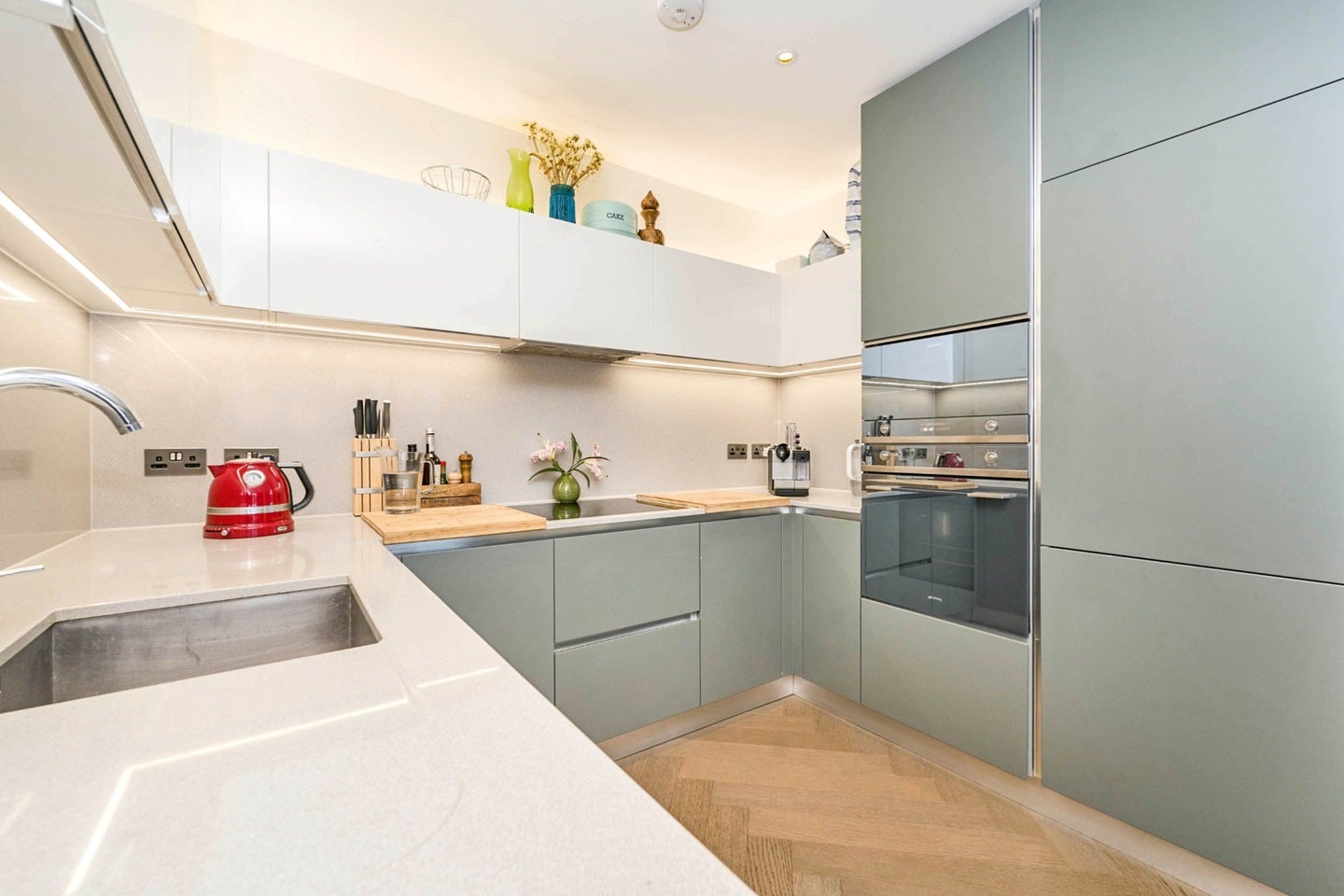 Flat Twickenham Junction Rough in Greater London