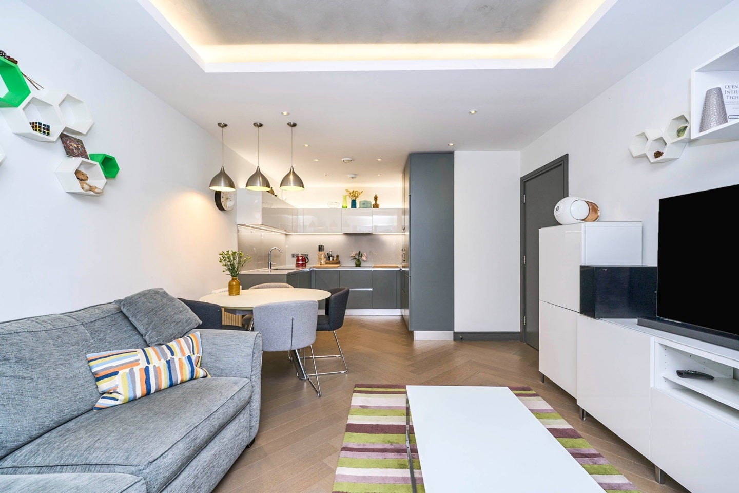 Flat Twickenham Junction Rough in Greater London