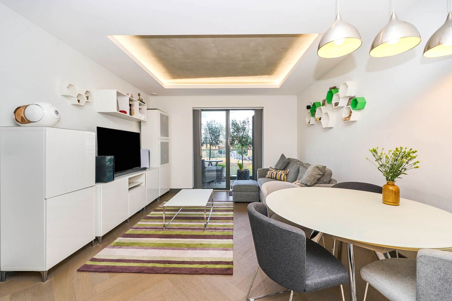 Flat Twickenham Junction Rough in Greater London
