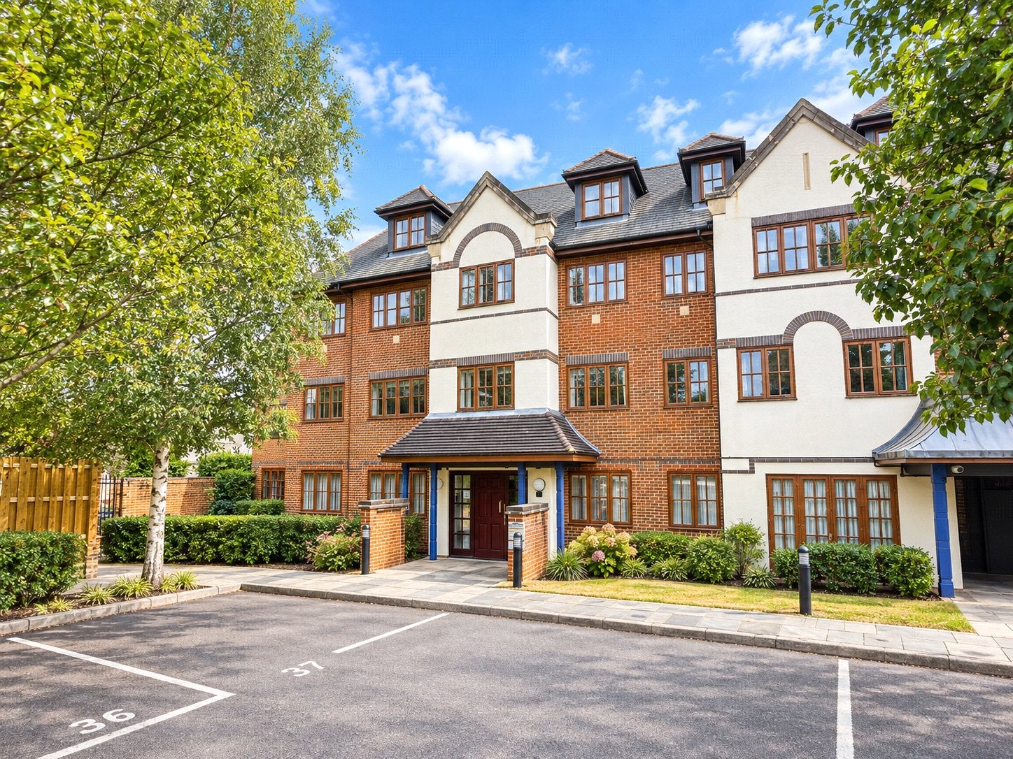Flat Meadrow in Waverley