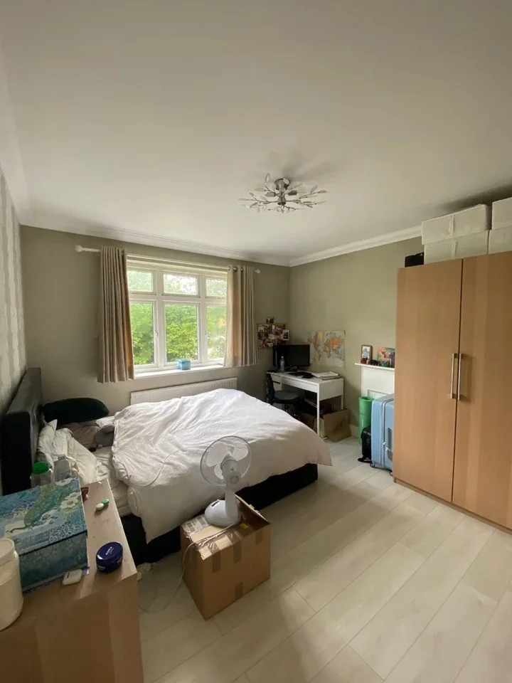 House Haines Way in Watford