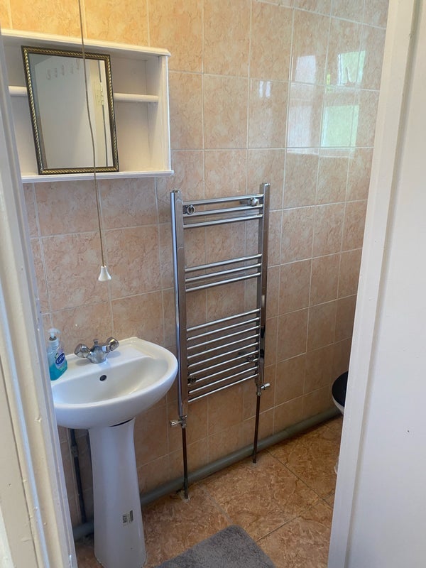 Room Wakefield Street in Greater London