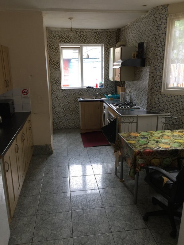 Room Wakefield Street in Greater London