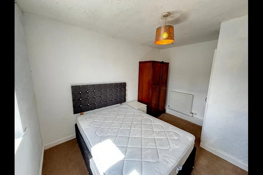 Flat West Buchanan Place in Paisley