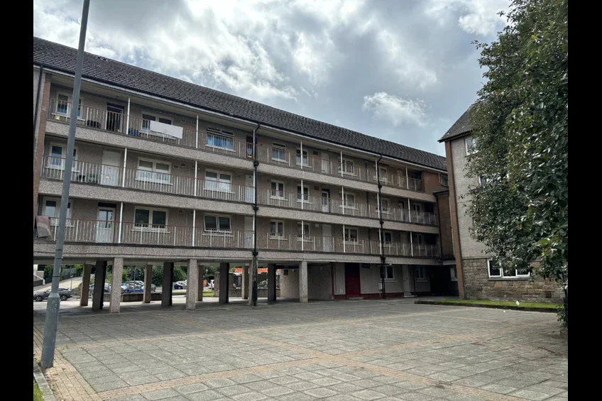 Flat West Buchanan Place in Paisley