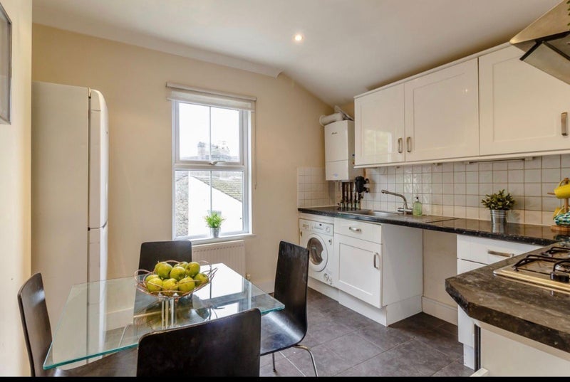 Room St. Peter's Road in Greater London