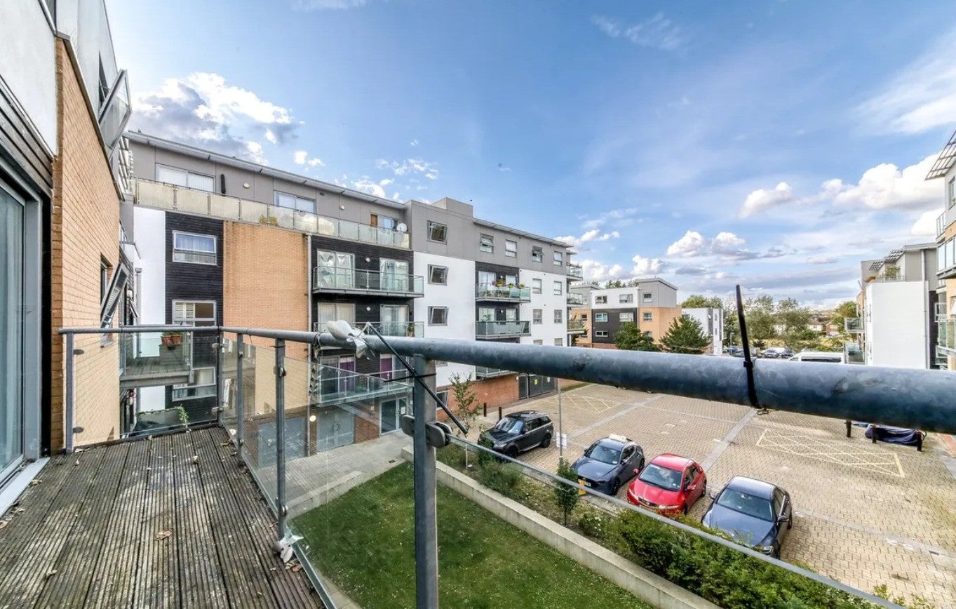 Flat Talbot Close in Greater London