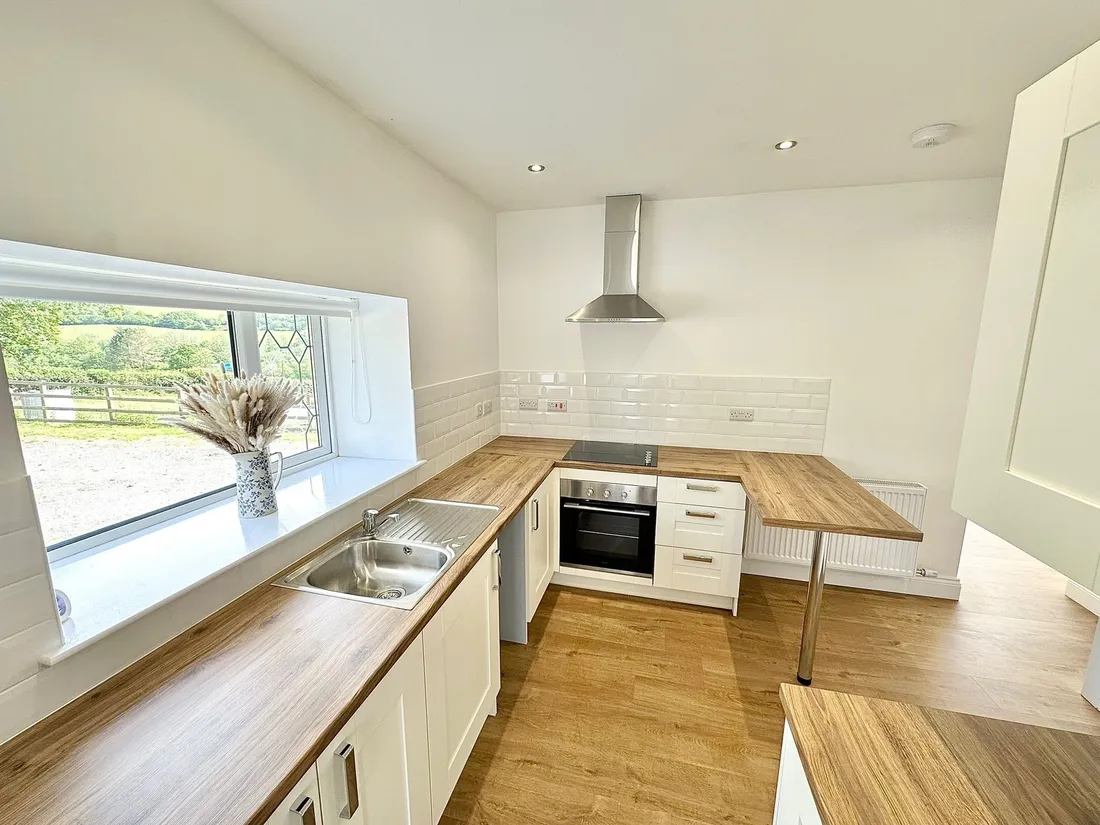House M4 in Hendy