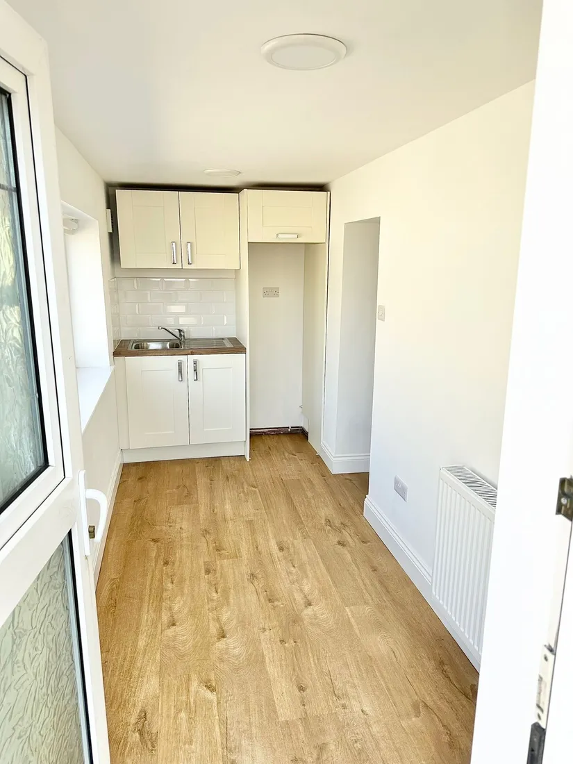 House M4 in Hendy