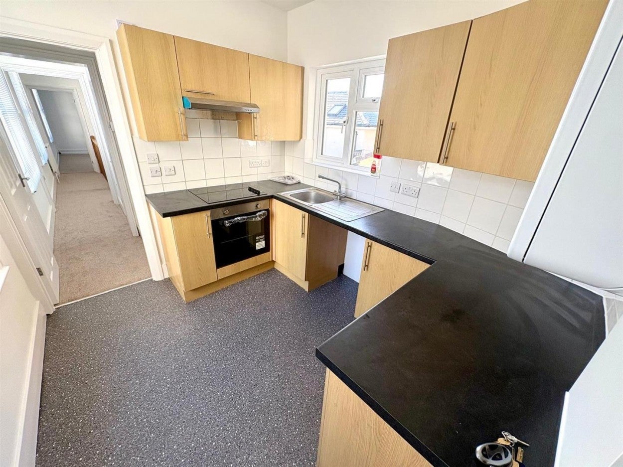 Flat Sparks Court in Arun