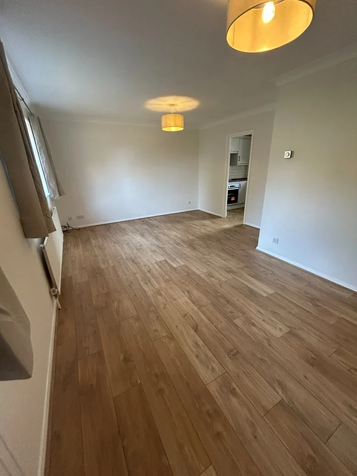 Flat Rayleigh Close in Brentwood