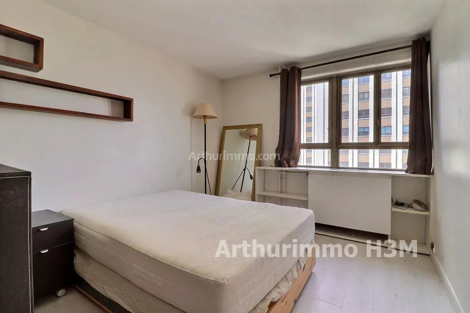 Appartement Place des Fêtes à Paris