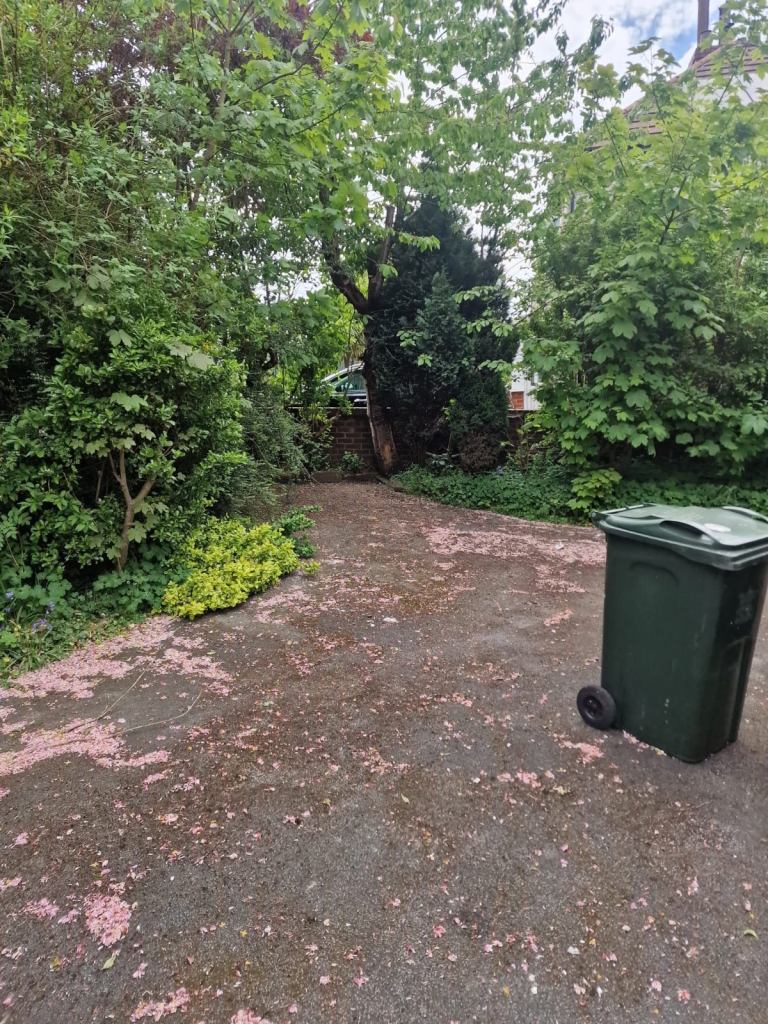 Flat Rooley Lane in Bradford