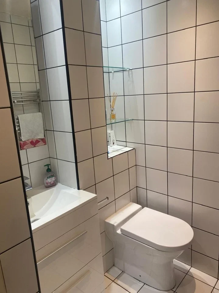 Room Chevalier Close in Greater London