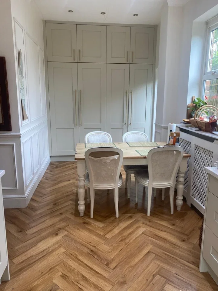 Room Chevalier Close in Greater London