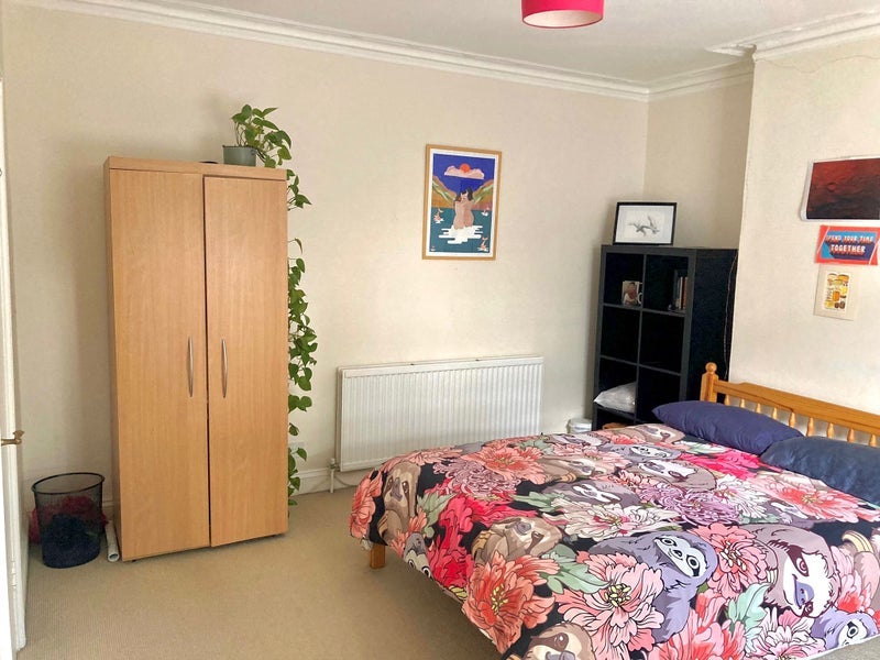 Room Greenwood Road in Greater London