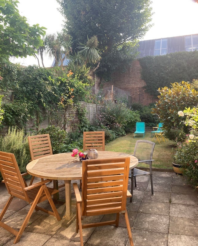 Room Greenwood Road in Greater London
