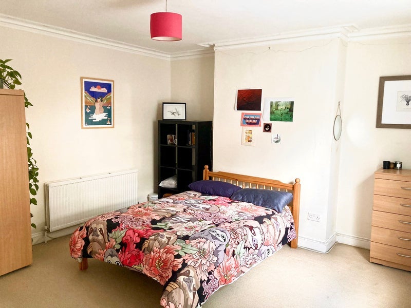 Room Greenwood Road in Greater London