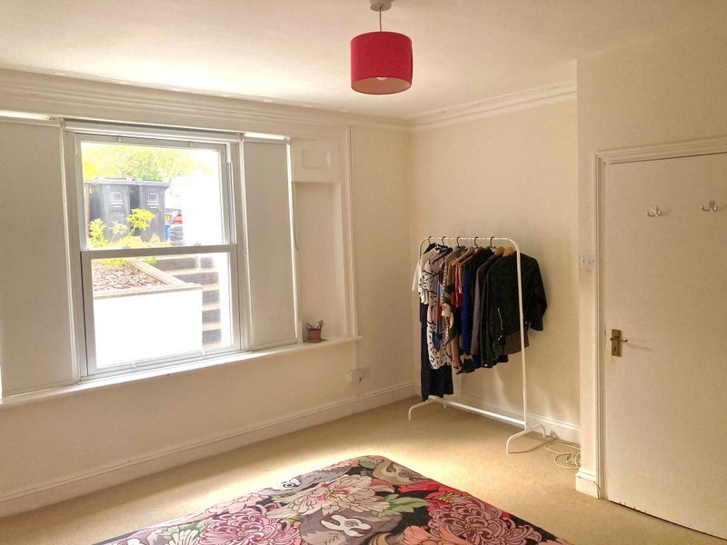 Room Greenwood Road in Greater London