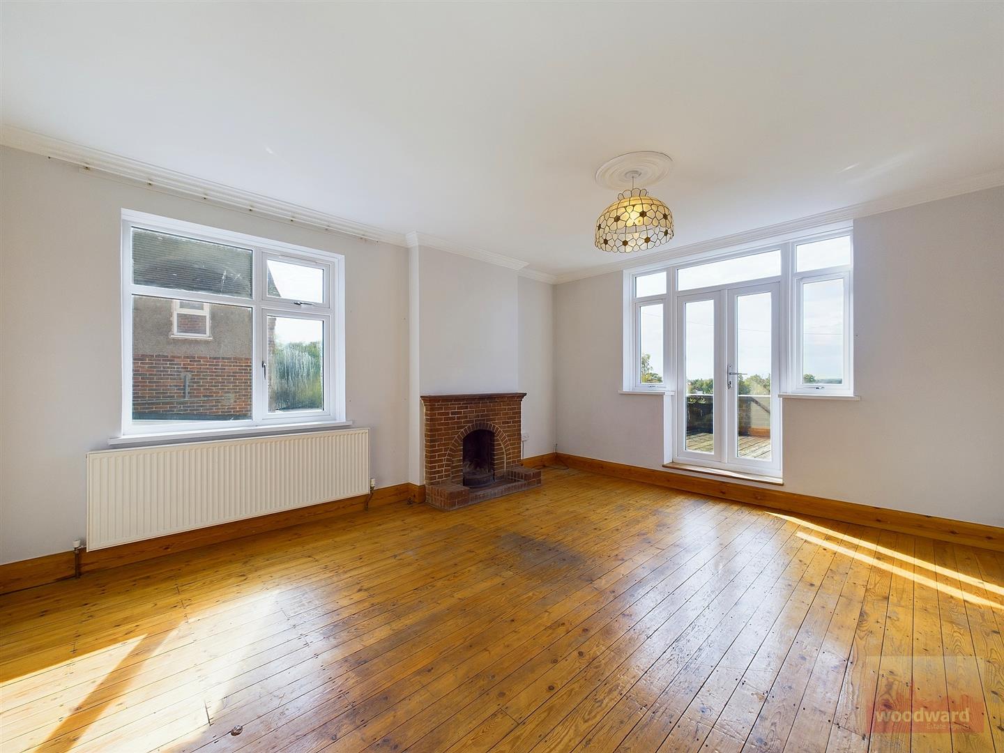 Flat Lower Road in Greater London