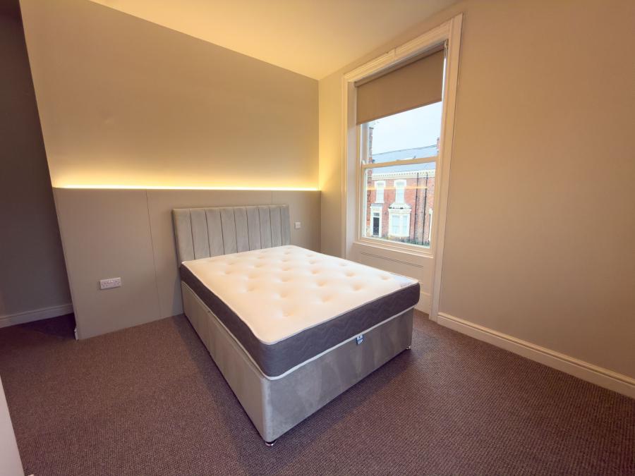 Room Azalea Terrace North in Sunderland