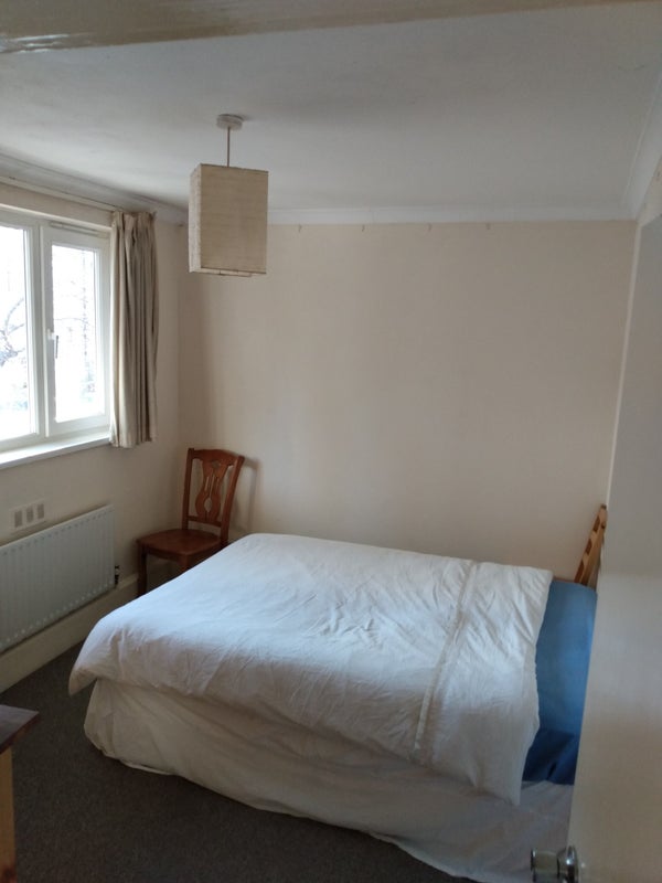 Room Gloucester Way in Greater London