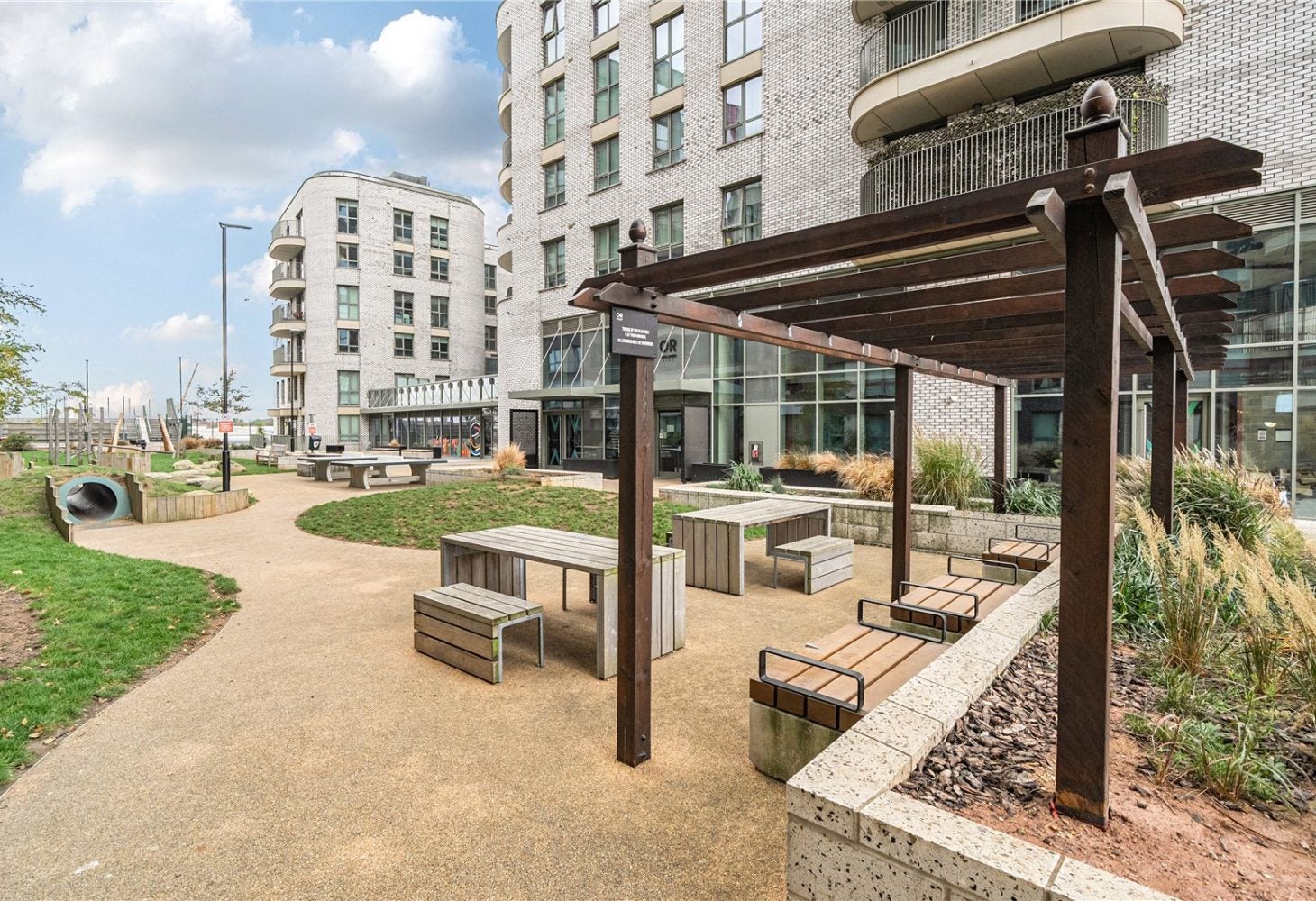 Flat Bollo Lane in London