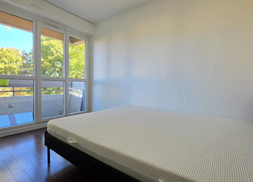Flat Avenue Louis Blériot in Villejuif