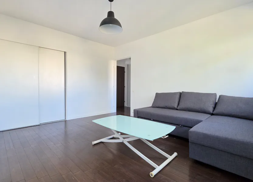 Flat Avenue Louis Blériot in Villejuif