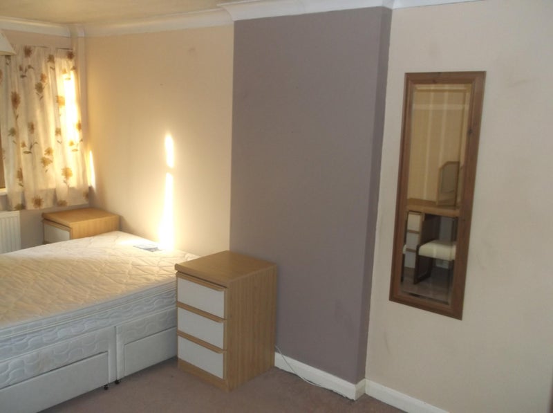 Room Lyster Avenue in Chelmsford
