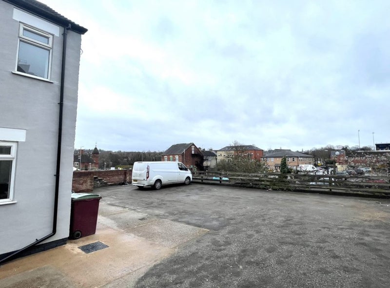 Room Nottingham Road in Mansfield Woodhouse