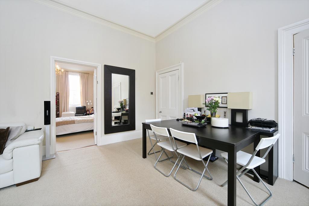 Flat Roland Gardens in Greater London