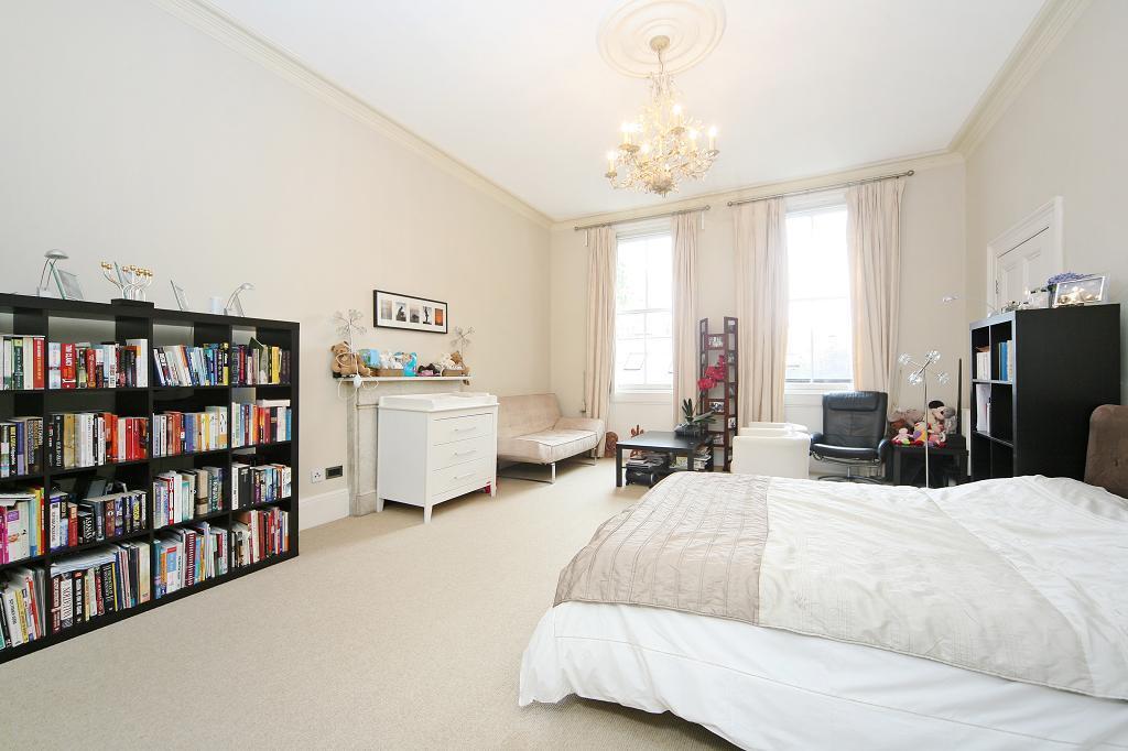 Flat Roland Gardens in Greater London