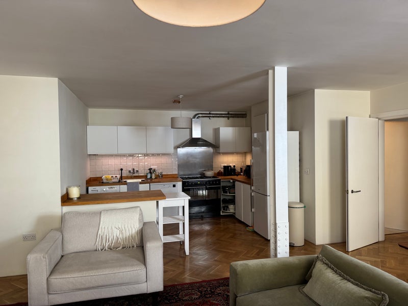 Room Orsman Road in Greater London