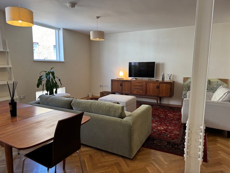 Room Orsman Road in Greater London