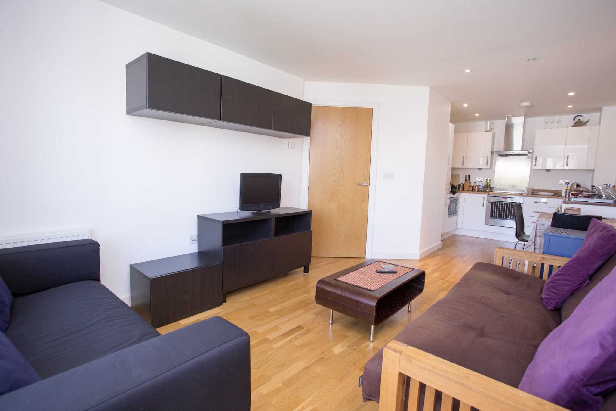 Flat Marine Street in Greater London