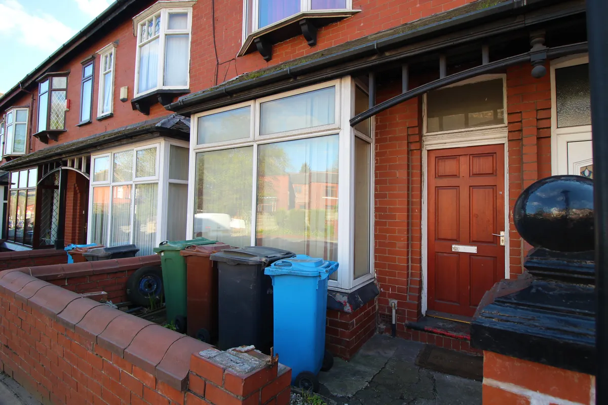 House Abbey Hills Road in Oldham
